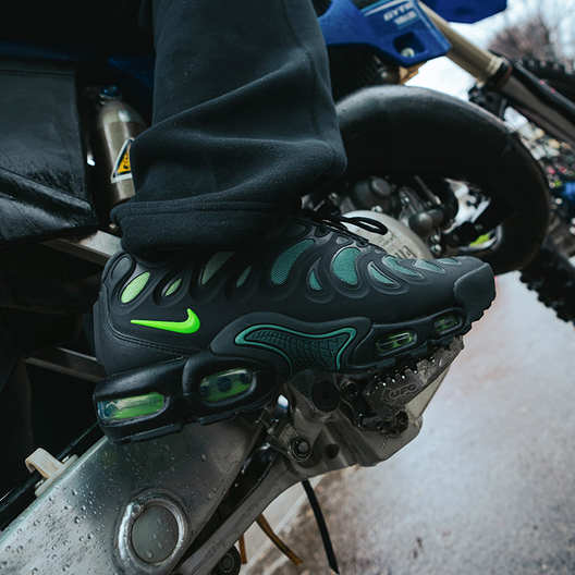 Air Max Plus Drift "Black Volt