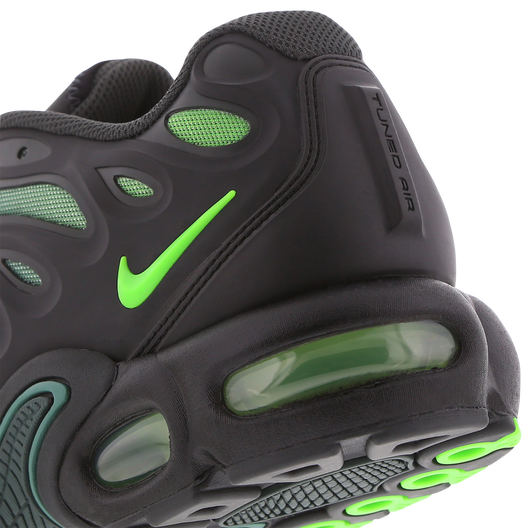 Air Max Plus Drift "Black Volt