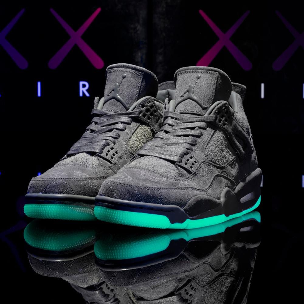 KAWS x Air Jordan 4 Retro 'Cool Grey & White'